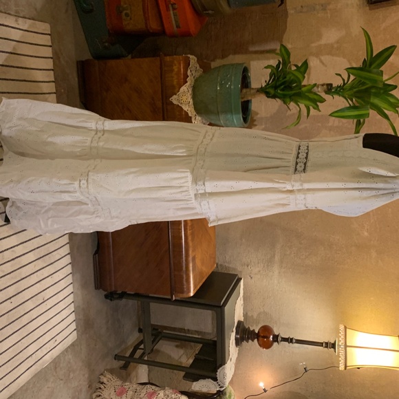 1970's White Peasant Lace Dress - Picture 2 of 7